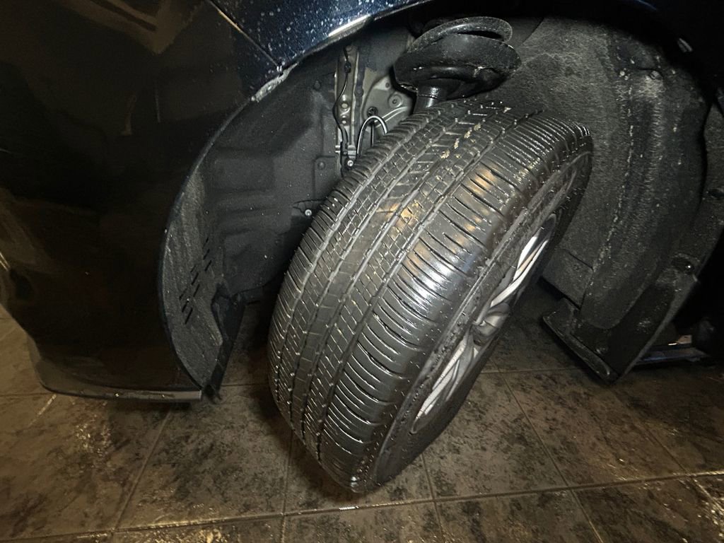 Used 2025 Toyota Sienna XLE image 23