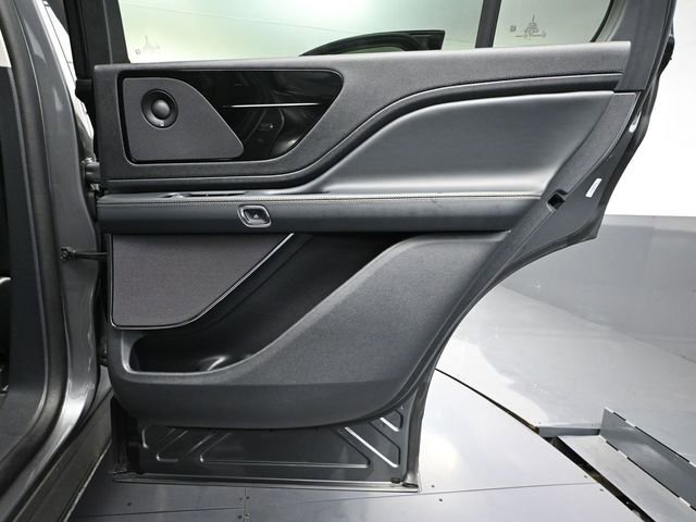 Used 2025 Lincoln Aviator Reserve w/ Jet Appearance Package image 49