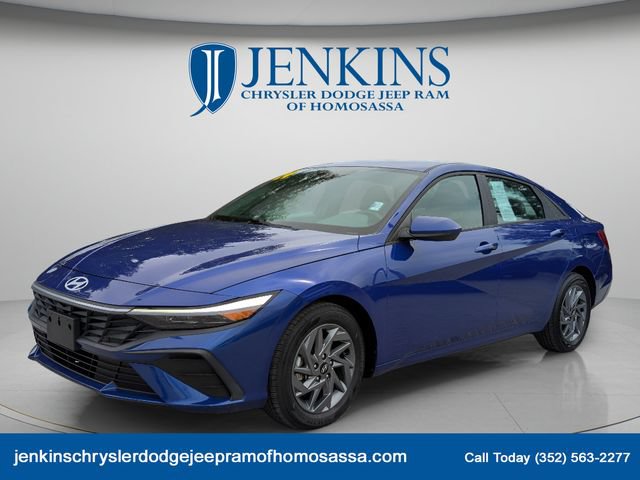 Used 2024 Hyundai Elantra SEL FWD image 9