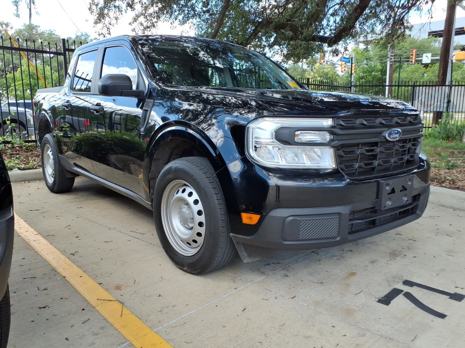 Used 2023 Ford Maverick XL FWD image 3