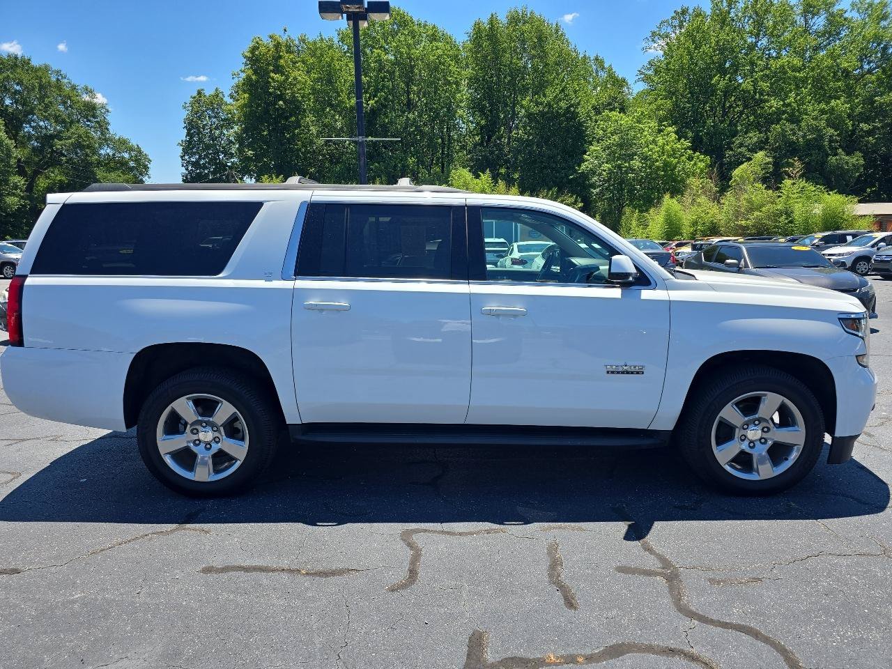 Used 2020 Chevrolet Suburban LT w/ Texas Edition Package AWD/4WD image 4