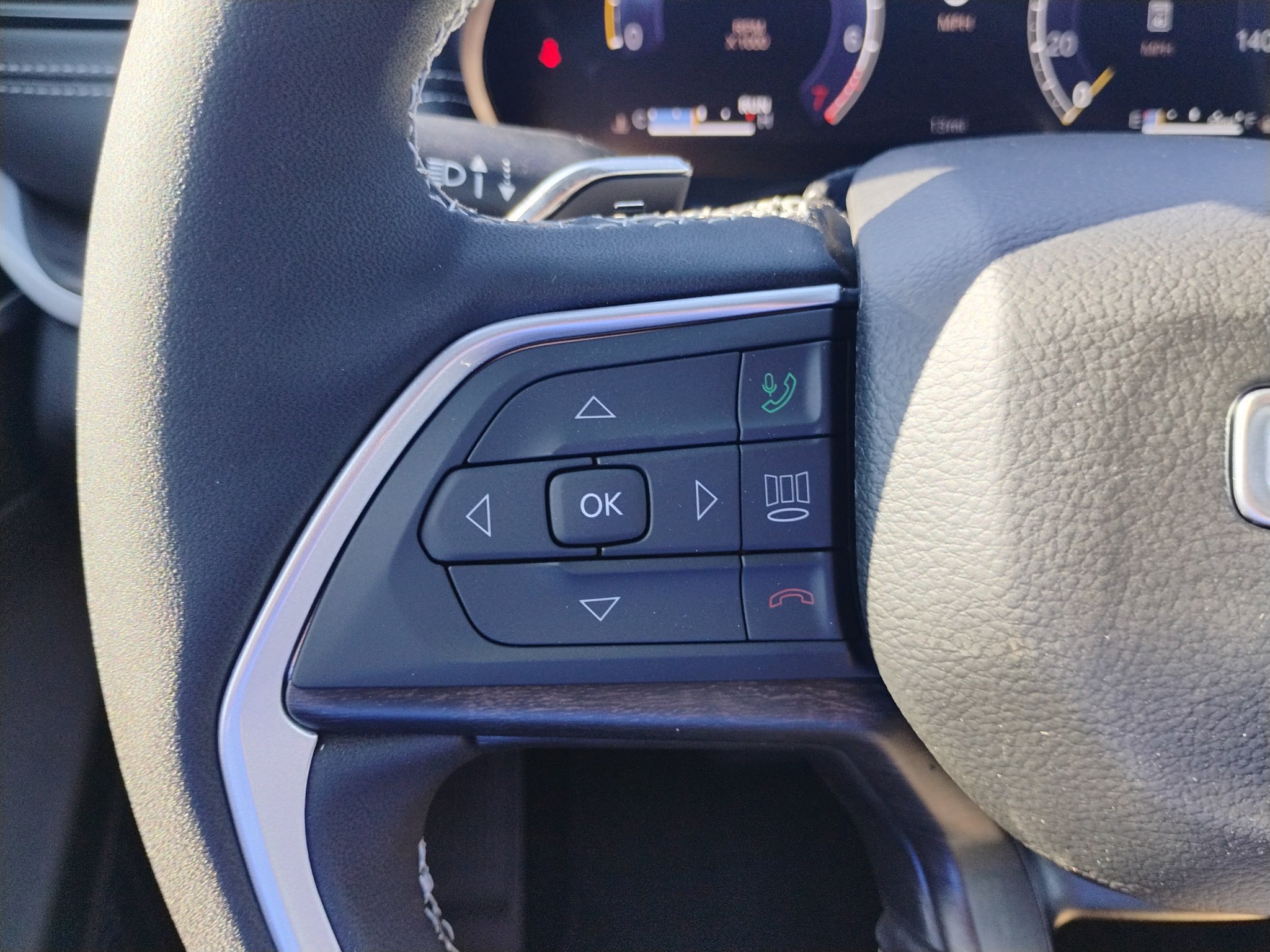 New 2027 Jeep Grand Cherokee Altitude AWD/4WD image 34