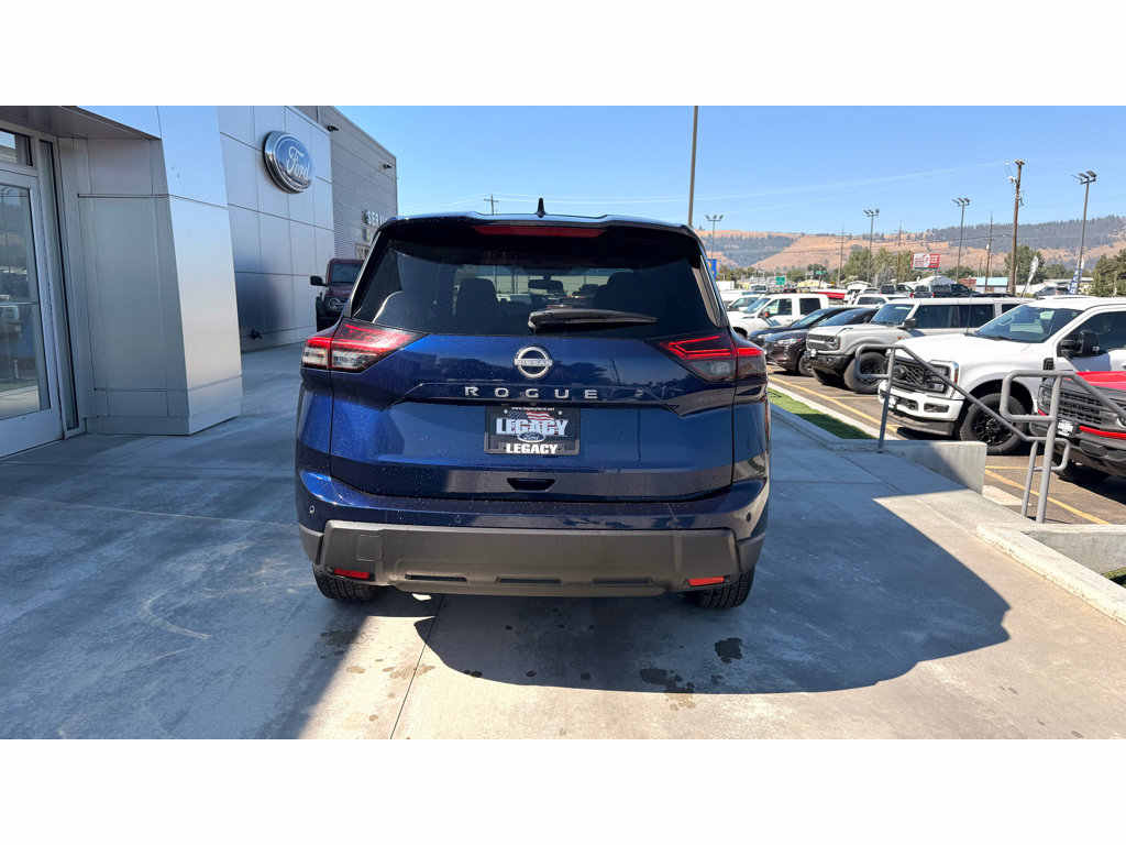 Used 2025 Nissan Rogue SV FWD image 6