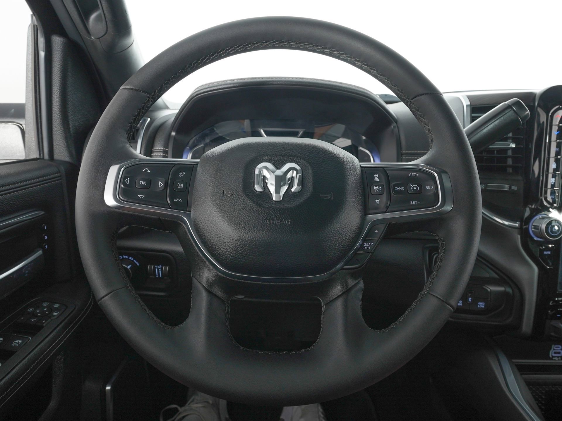 Used 2025 RAM 2500 Laramie w/ Night Edition image 17