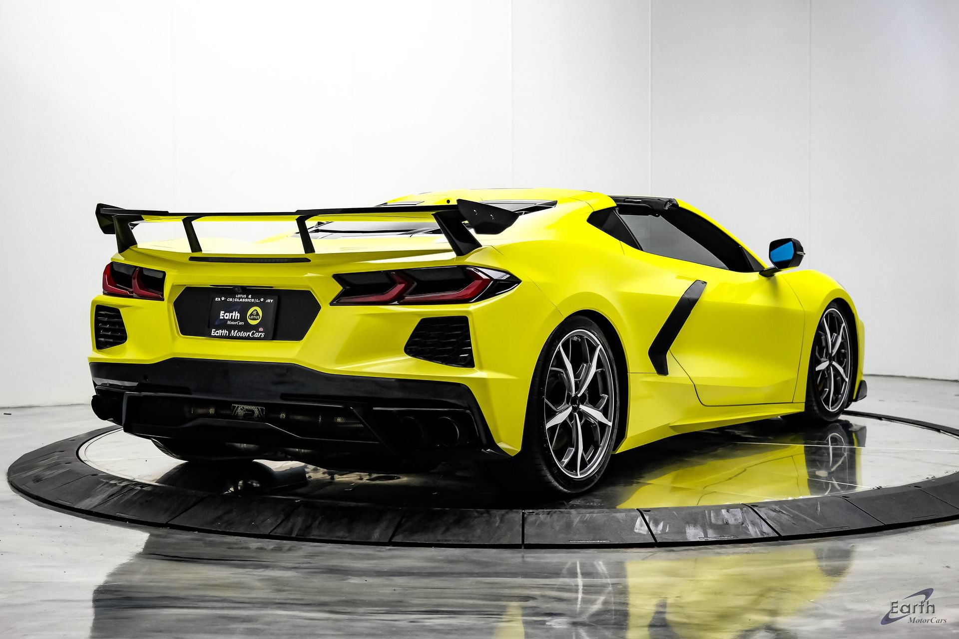 Used 2021 Chevrolet Corvette Stingray Premium Cpe w/ Z51 Performance Package RWD image 19