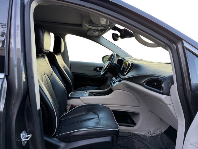 Used 2021 Chrysler Pacifica Limited w/ Premium & Safety Sphere Group AWD/4WD image 12