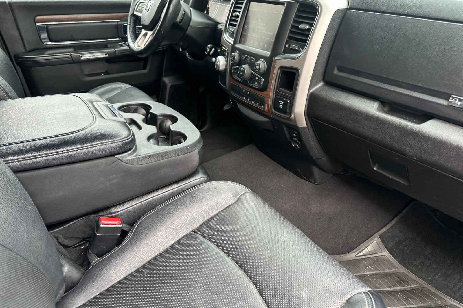 Used 2017 RAM 1500 Laramie image 18