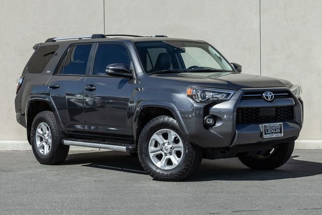 Used 2022 Toyota 4Runner SR5 Premium w/ Moonroof Package AWD/4WD image 18