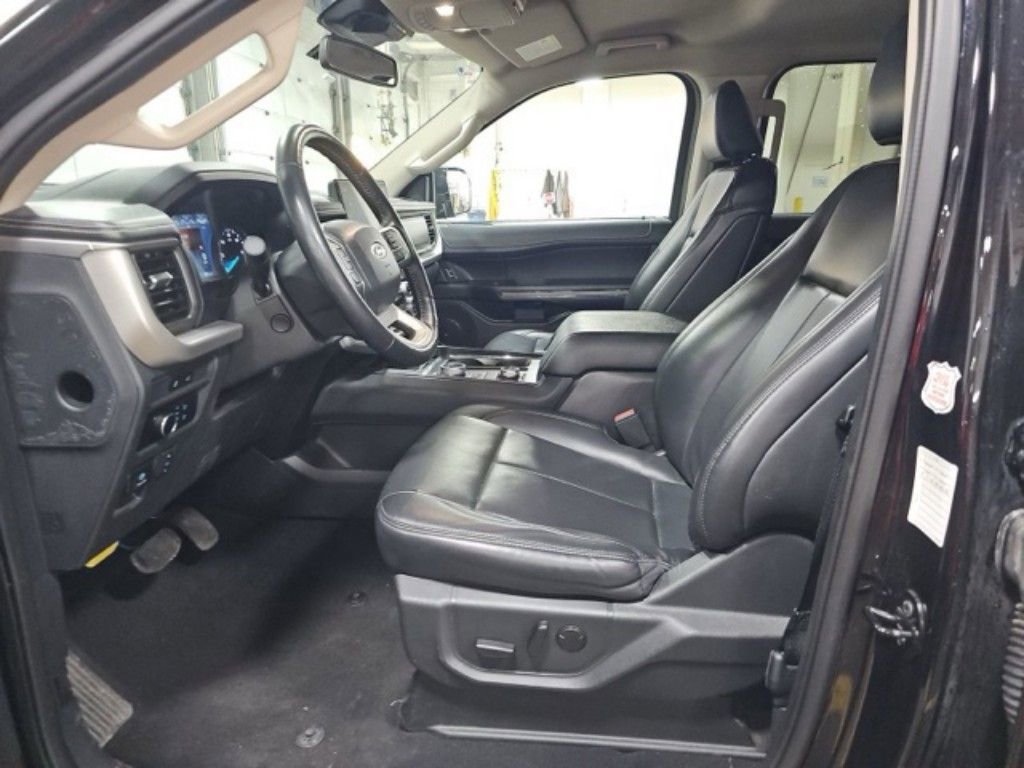 Used 2024 Ford Expedition Max XLT image 9