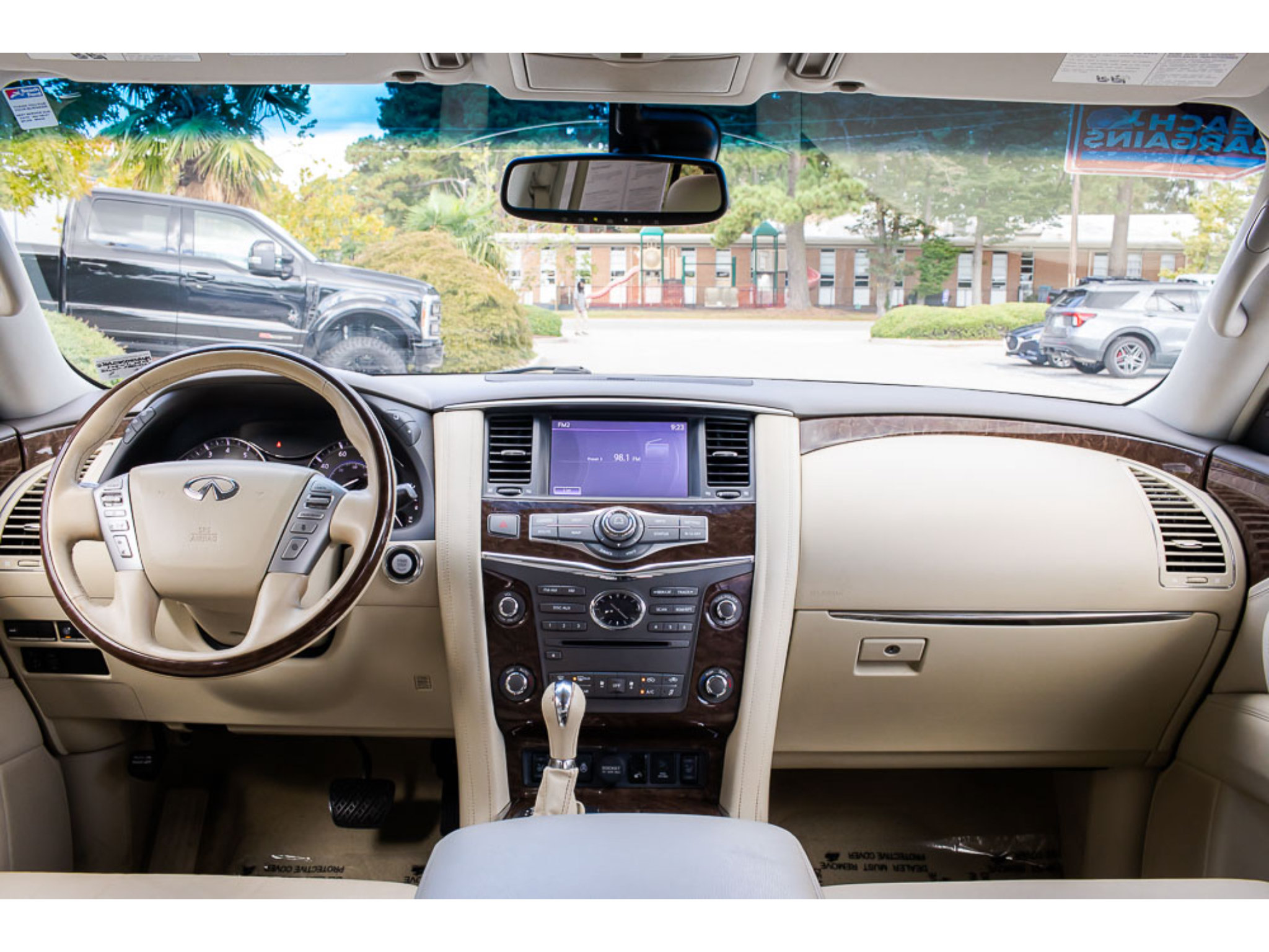 Used 2015 INFINITI QX80 4WD w/ 22" Wheel Package image 12