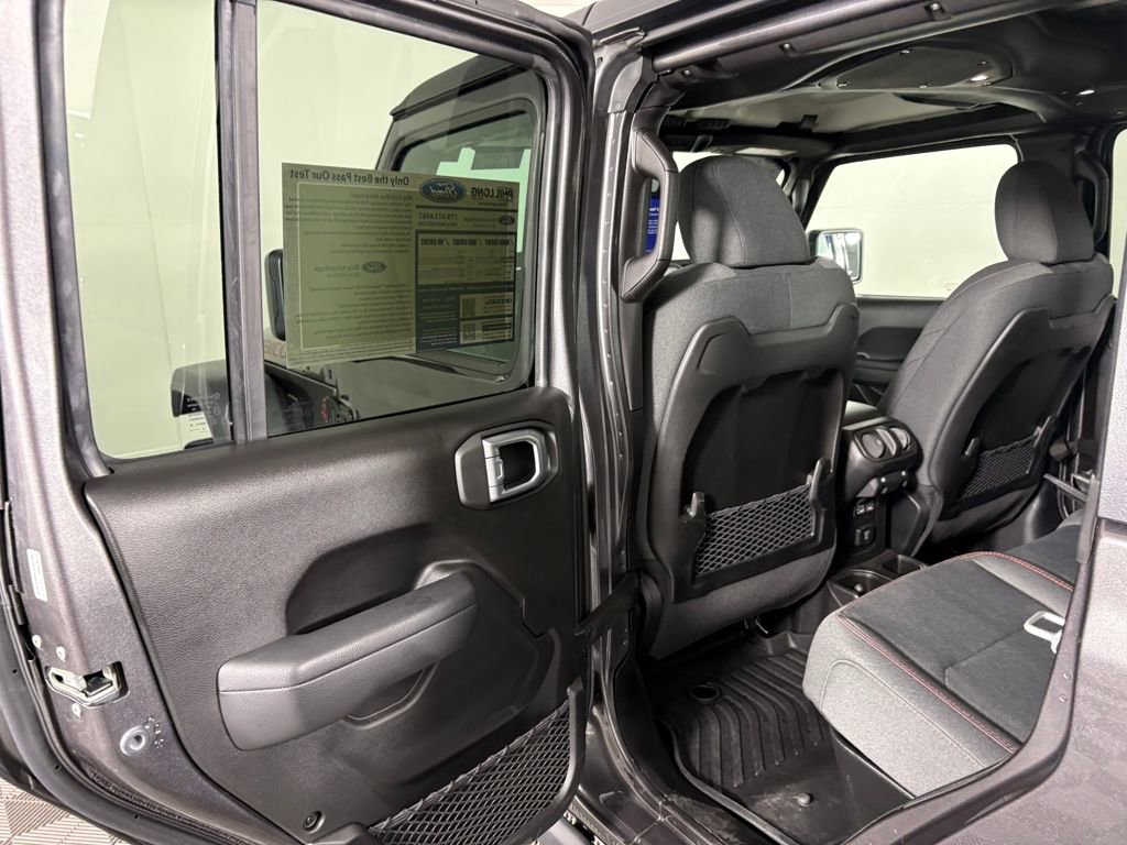 Used 2025 Jeep Gladiator Rubicon w/ Safety Group image 28