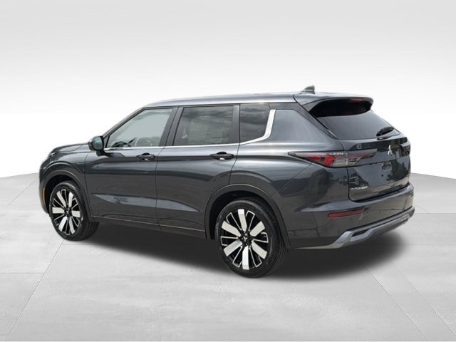 New 2026 Mitsubishi Outlander SE FWD image 3