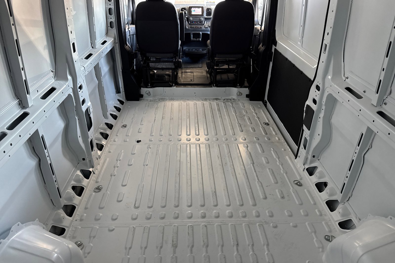 New 2026 RAM ProMaster 3500 w/ Quick Order Package 22G SLT image 13