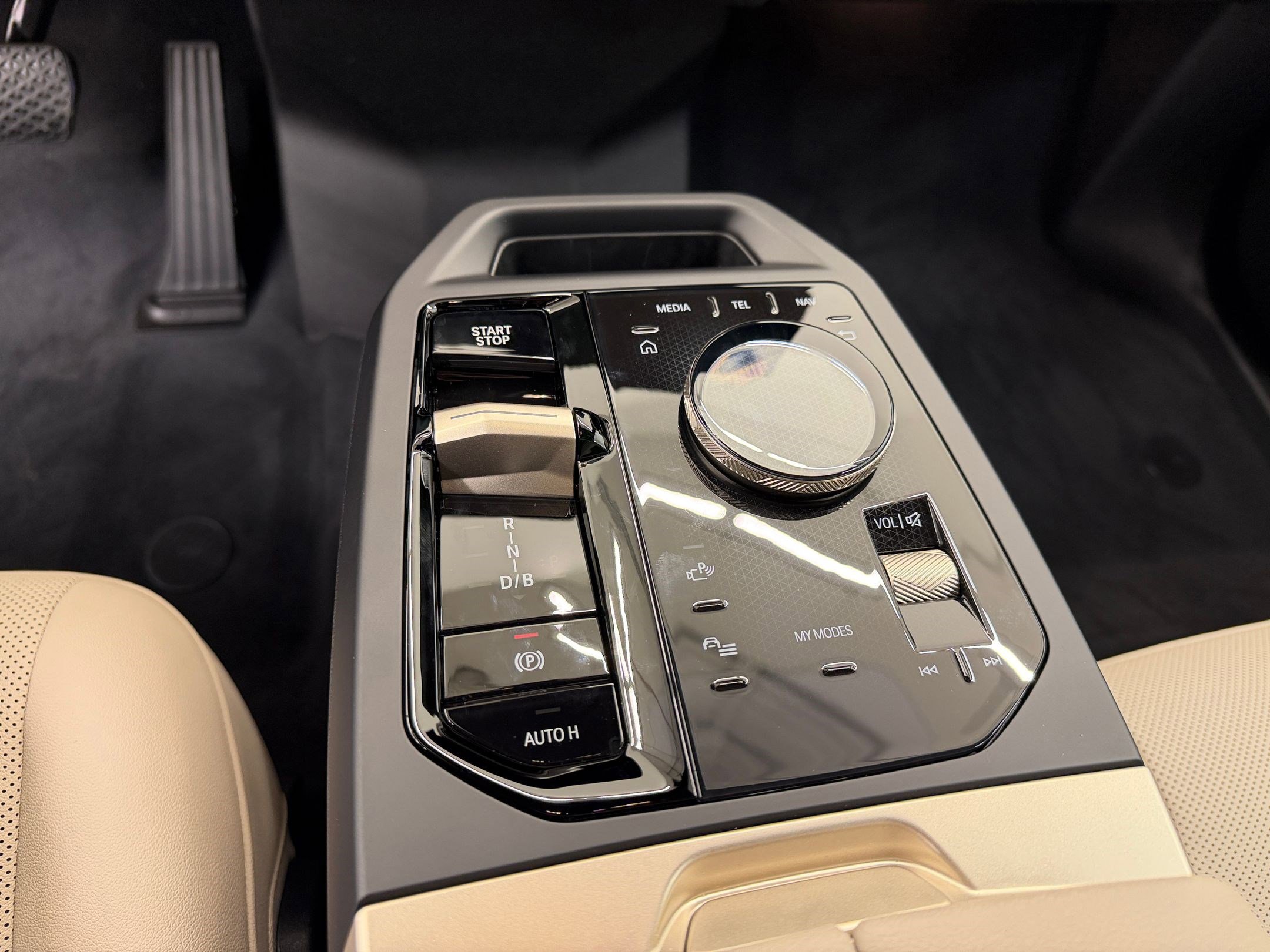 New 2026 BMW iX xDrive45 image 19