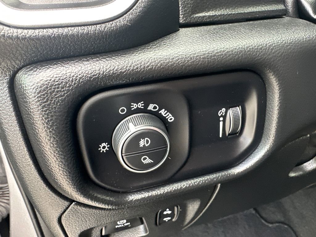Used 2022 RAM 1500 Big Horn AWD/4WD image 30