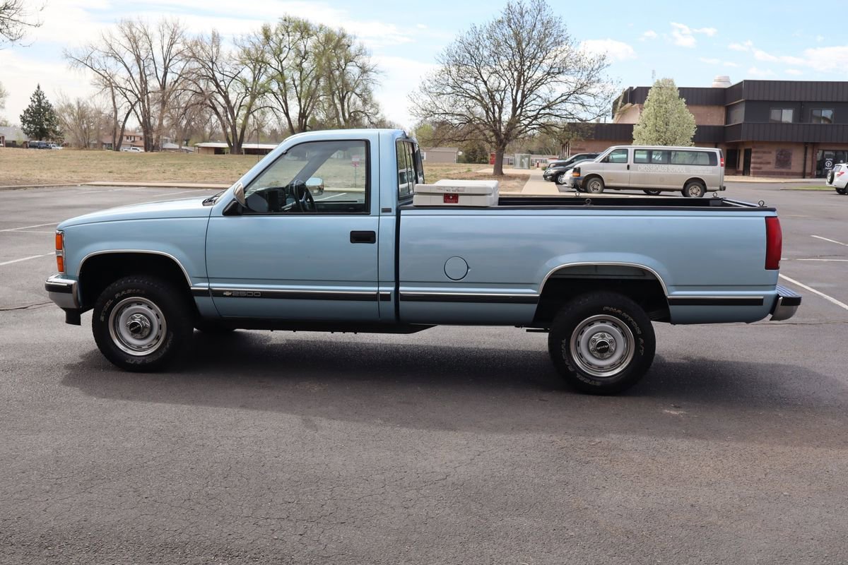 Used 1989 Chevrolet Silverado 2500 4x4 Regular Cab image 9