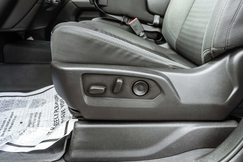 Used 2023 Chevrolet Silverado 1500 Custom image 25