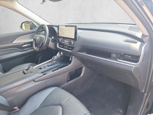 Used 2025 Toyota Grand Highlander AWD image 18