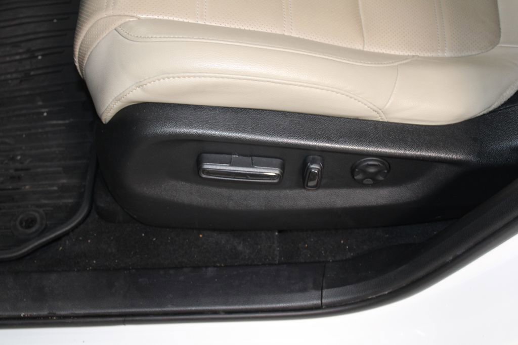 Used 2021 Honda CR-V Touring image 23