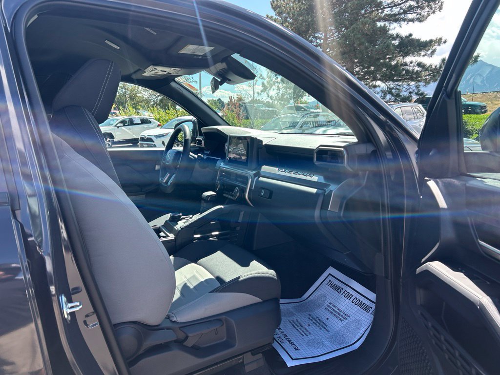 Used 2025 Toyota Tacoma TRD Sport AWD/4WD image 11