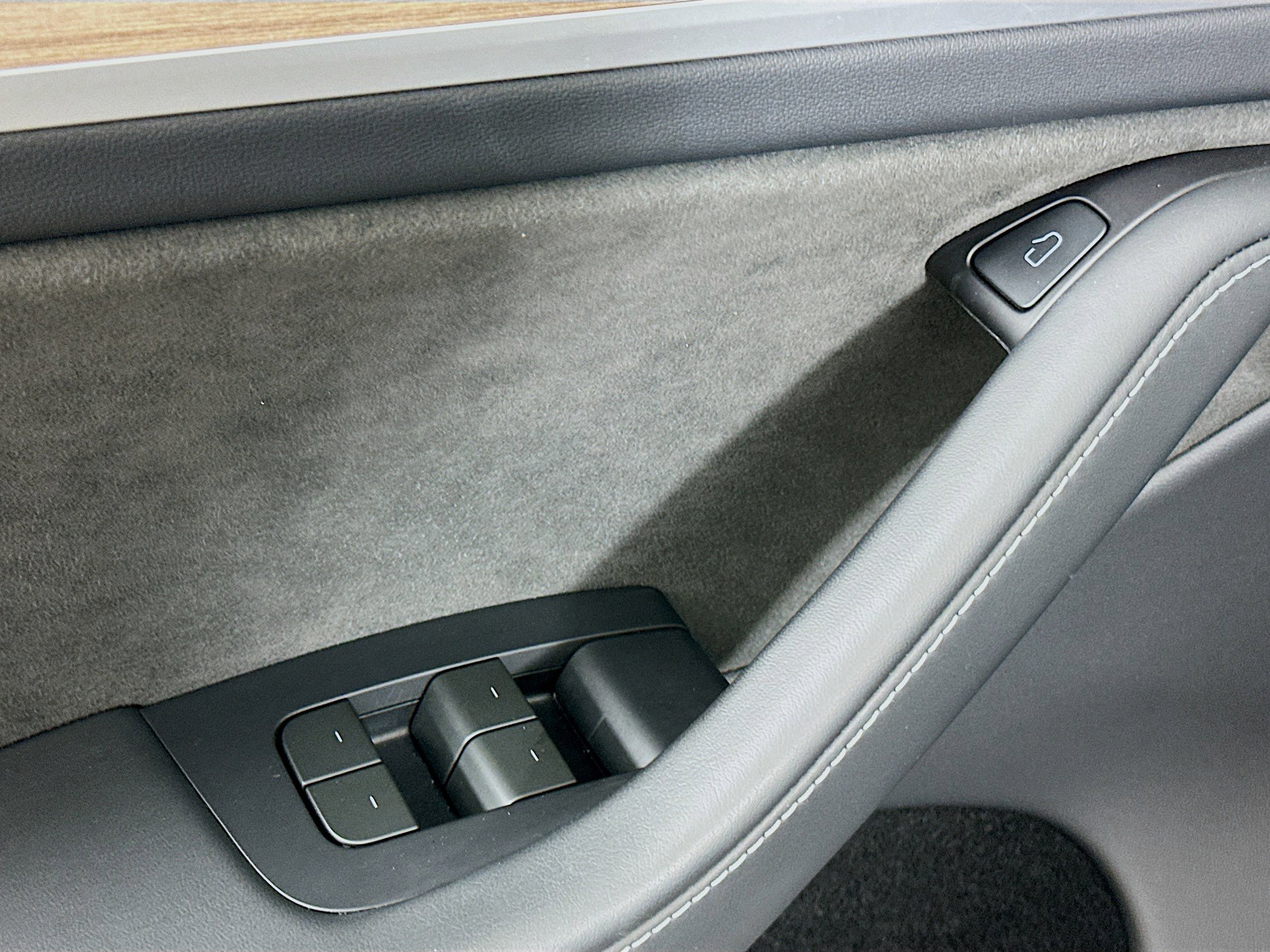 Used 2024 Tesla Model Y Long Range image 15