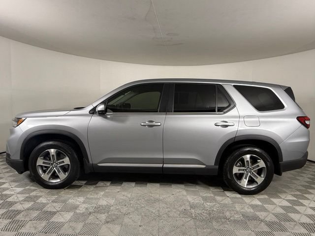 Used 2025 Honda Pilot EX-L image 3