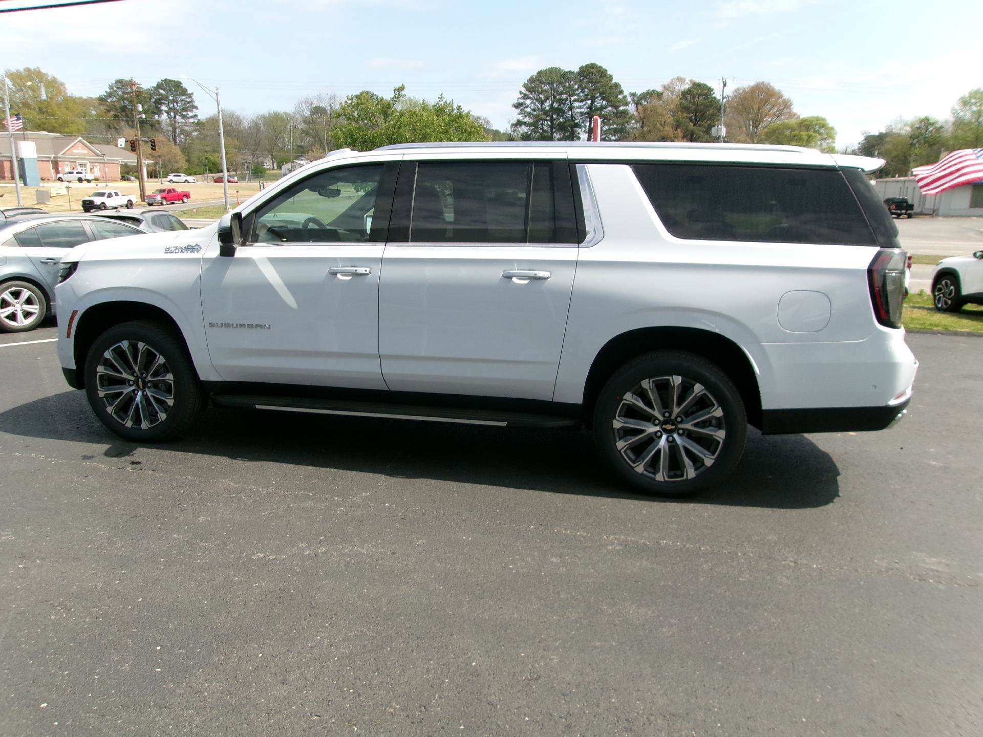 Used 2026 Chevrolet Suburban High Country w/ Sun And Tow Package AWD/4WD image 5