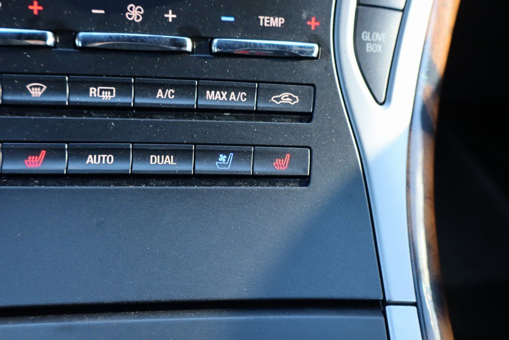 Used 2020 Lincoln Nautilus Reserve image 12