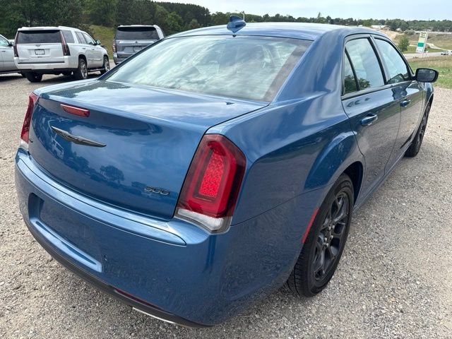 Used 2021 Chrysler 300 Touring L AWD/4WD image 6