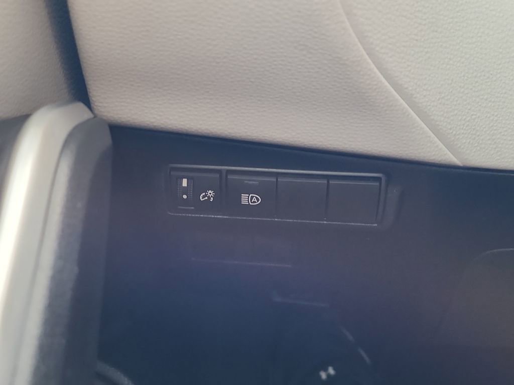 Used 2023 Toyota Corolla Cross LE image 24