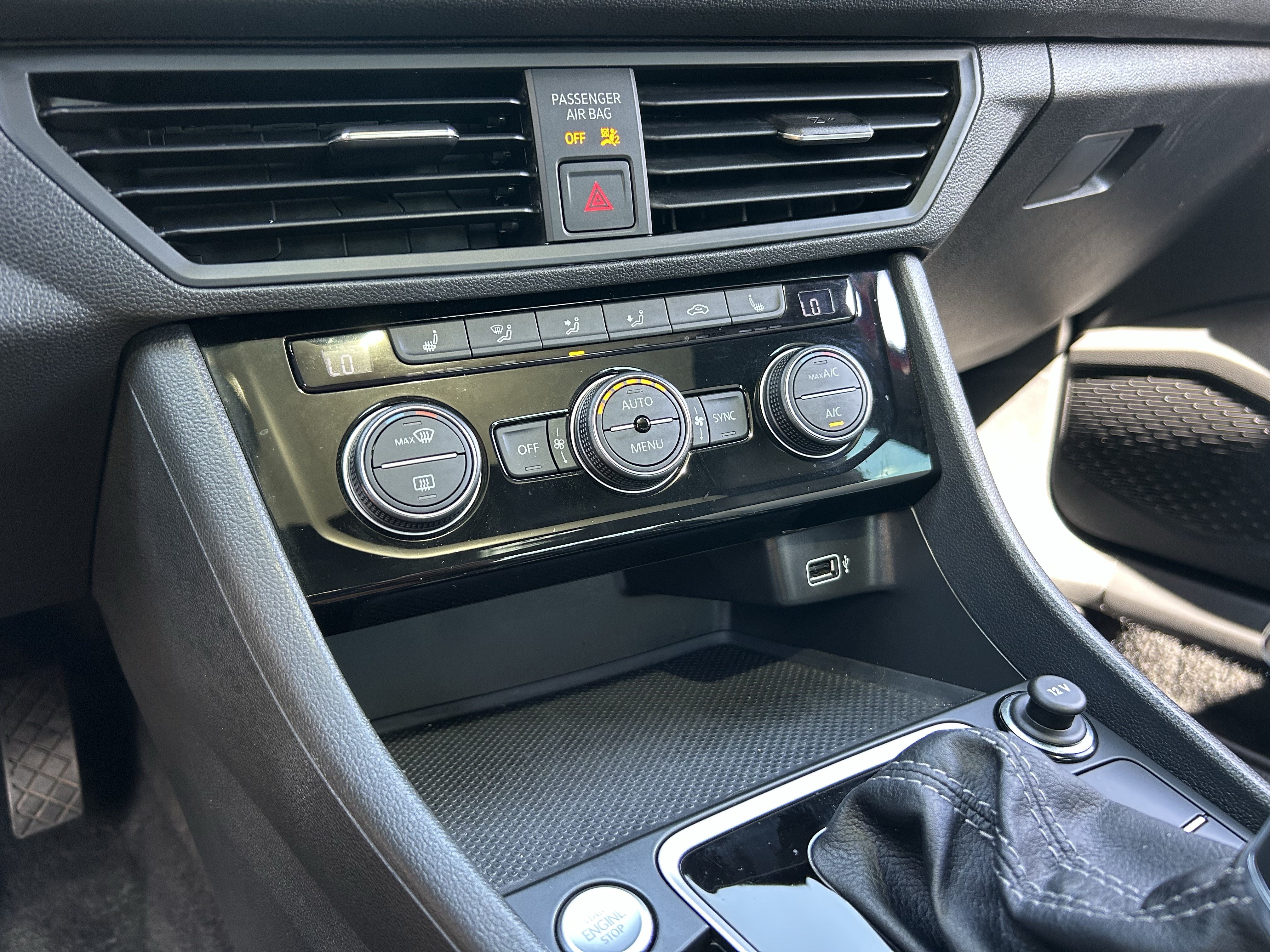 Used 2019 Volkswagen Jetta R-Line FWD image 23