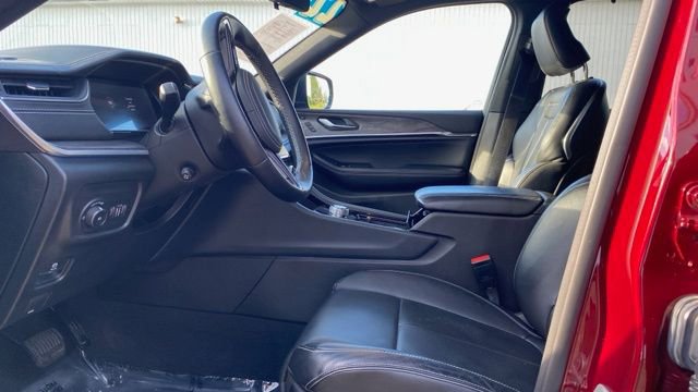 Used 2022 Jeep Grand Cherokee L Overland w/ Luxury Tech Group IV image 11