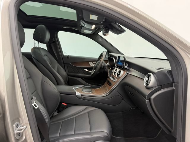 Used 2021 Mercedes-Benz GLC 300 image 16