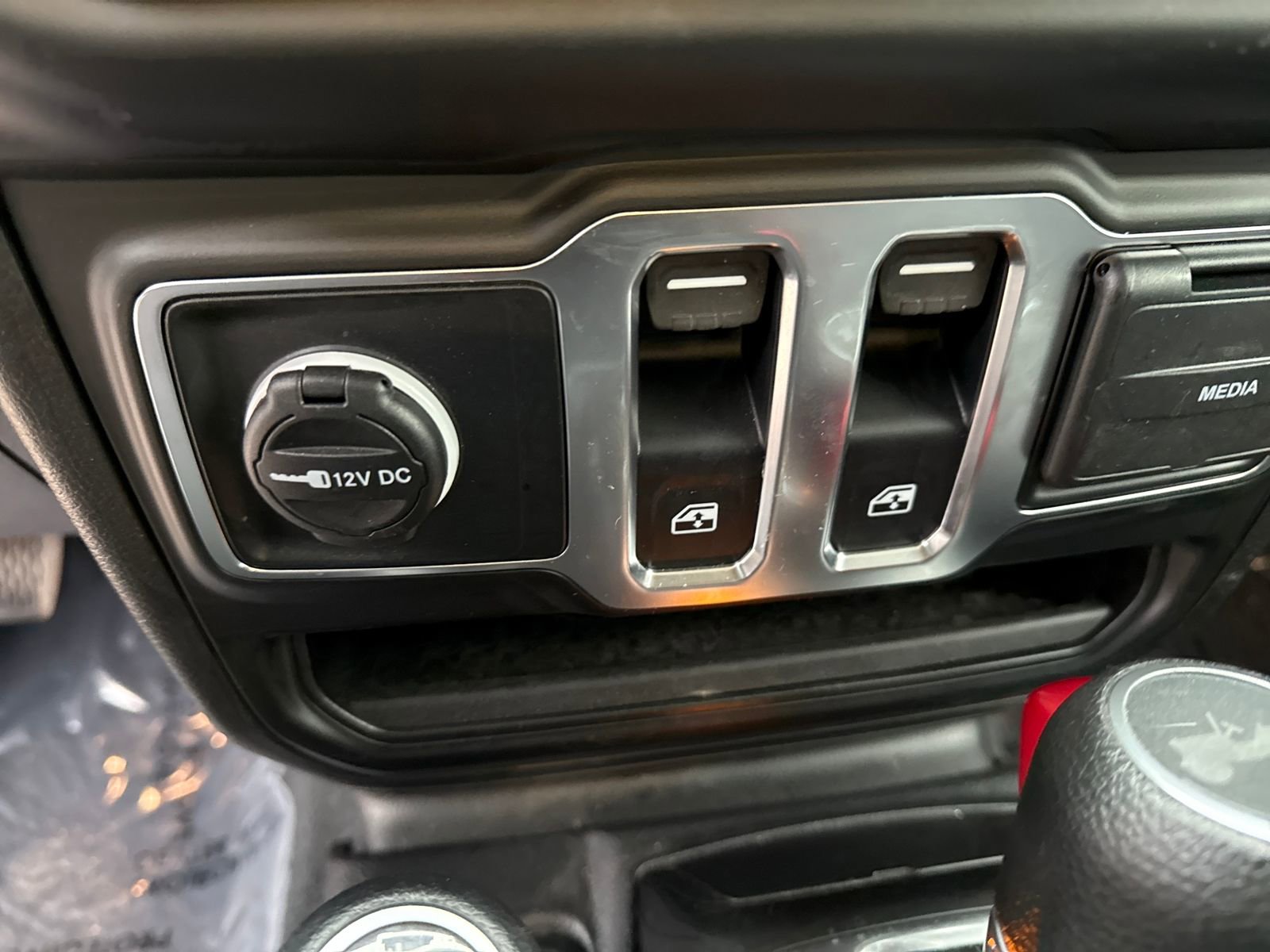 Used 2022 Jeep Wrangler Sport S image 11