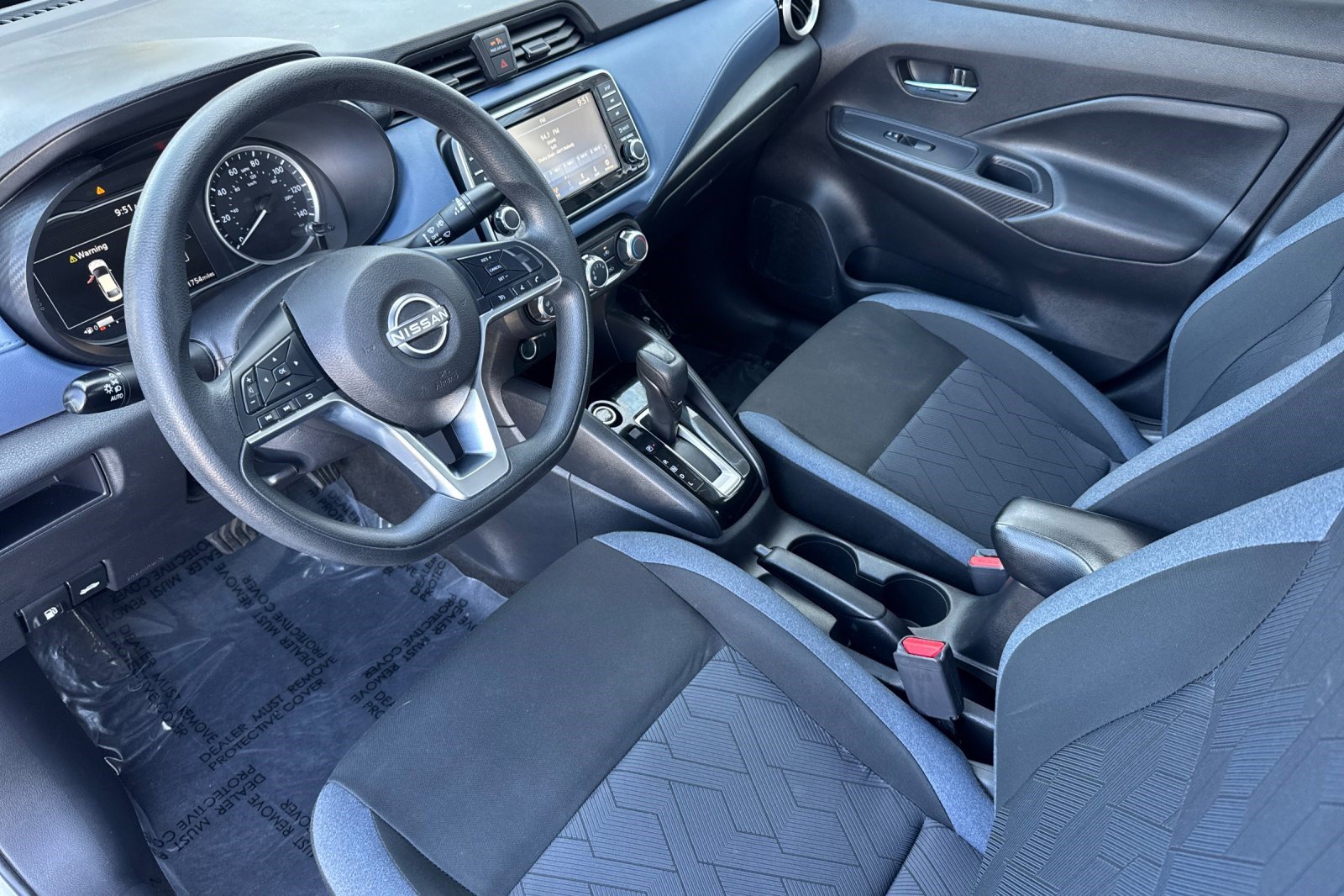 Used 2023 Nissan Versa SV FWD image 4