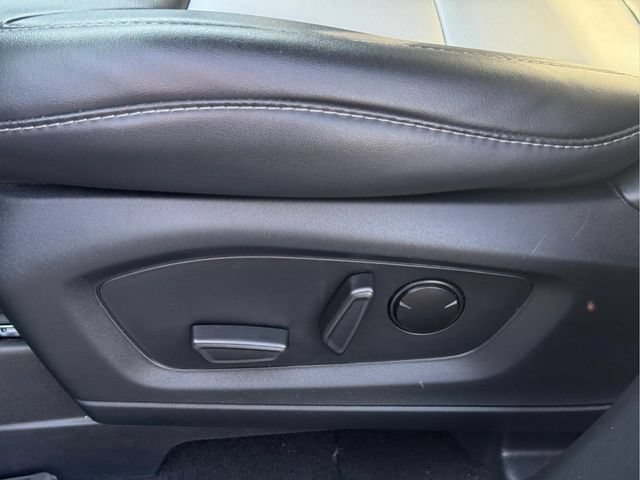 Used 2023 Ford Explorer XLT w/ Equipment Group 202A AWD/4WD image 22