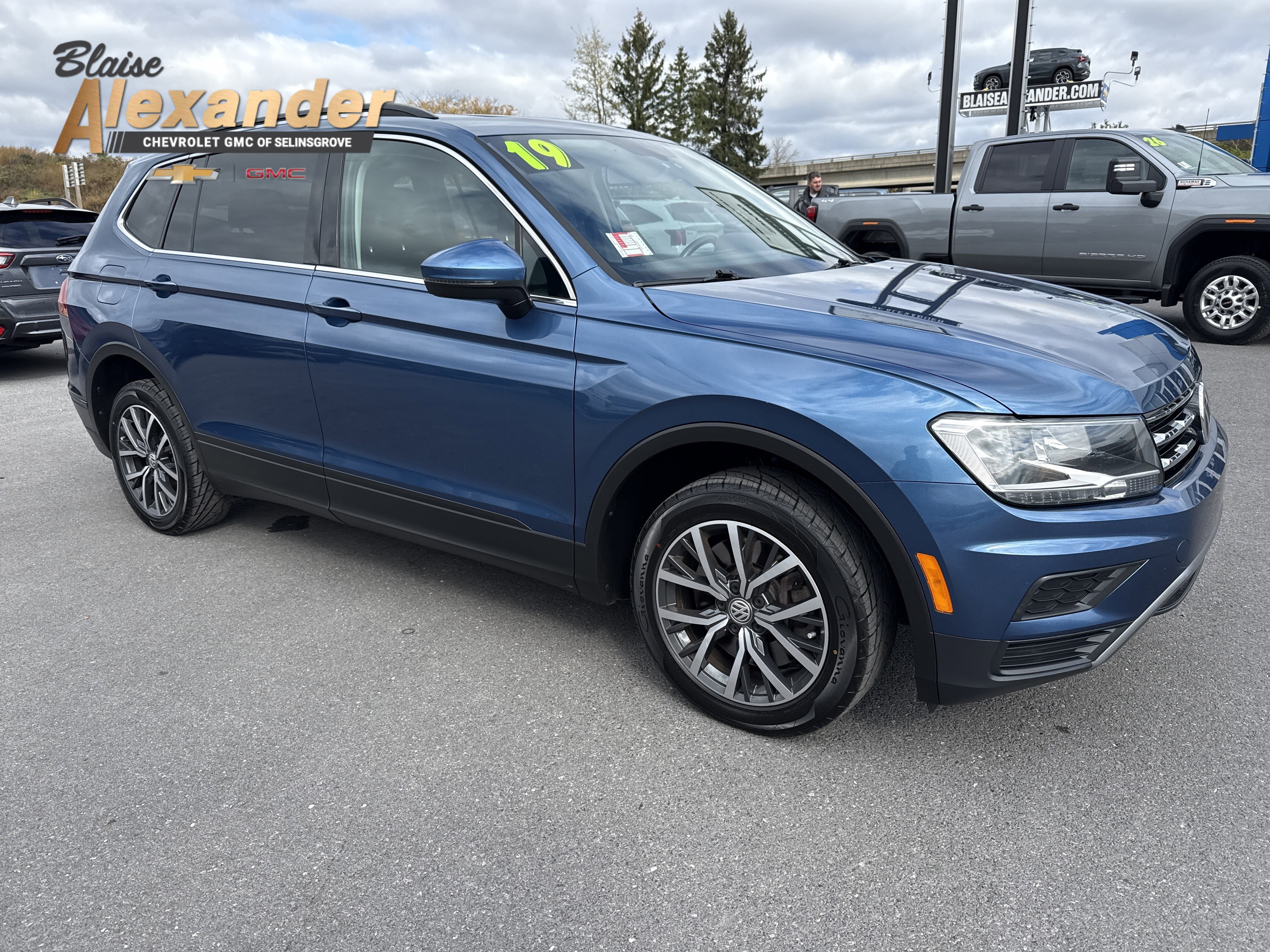 Used 2019 Volkswagen Tiguan SE w/ Panoramic Sunroof Package