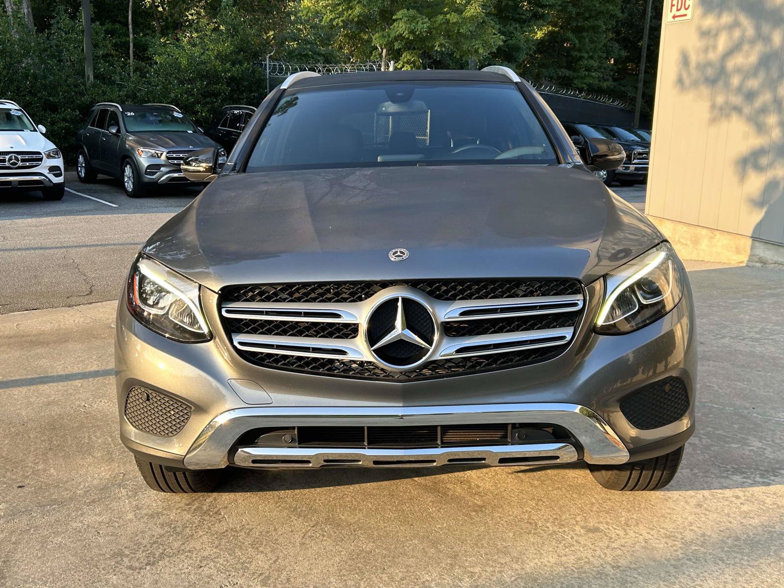 Used 2018 Mercedes-Benz GLC 300 4MATIC image 3