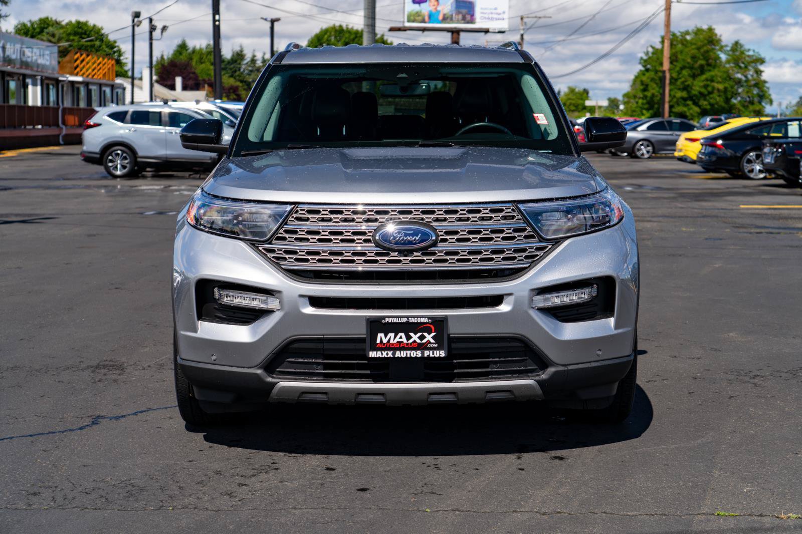Used 2024 Ford Explorer Limited RWD image 3