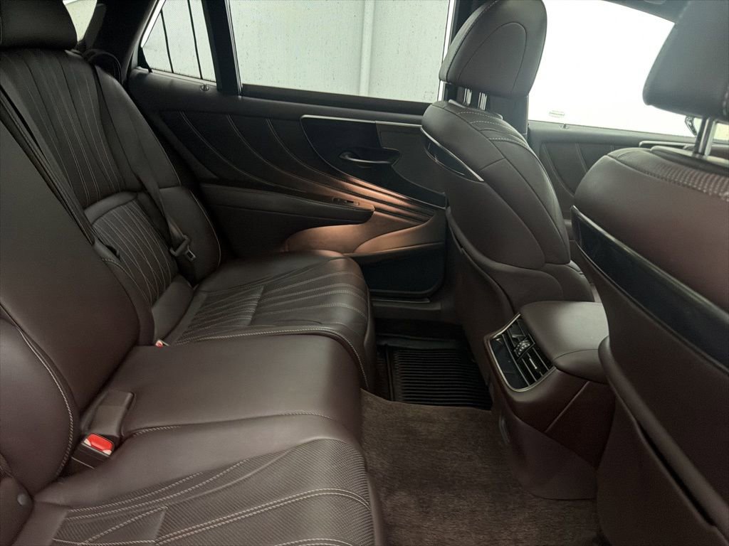 Used 2018 Lexus LS 500 AWD w/ Luxury Package image 27