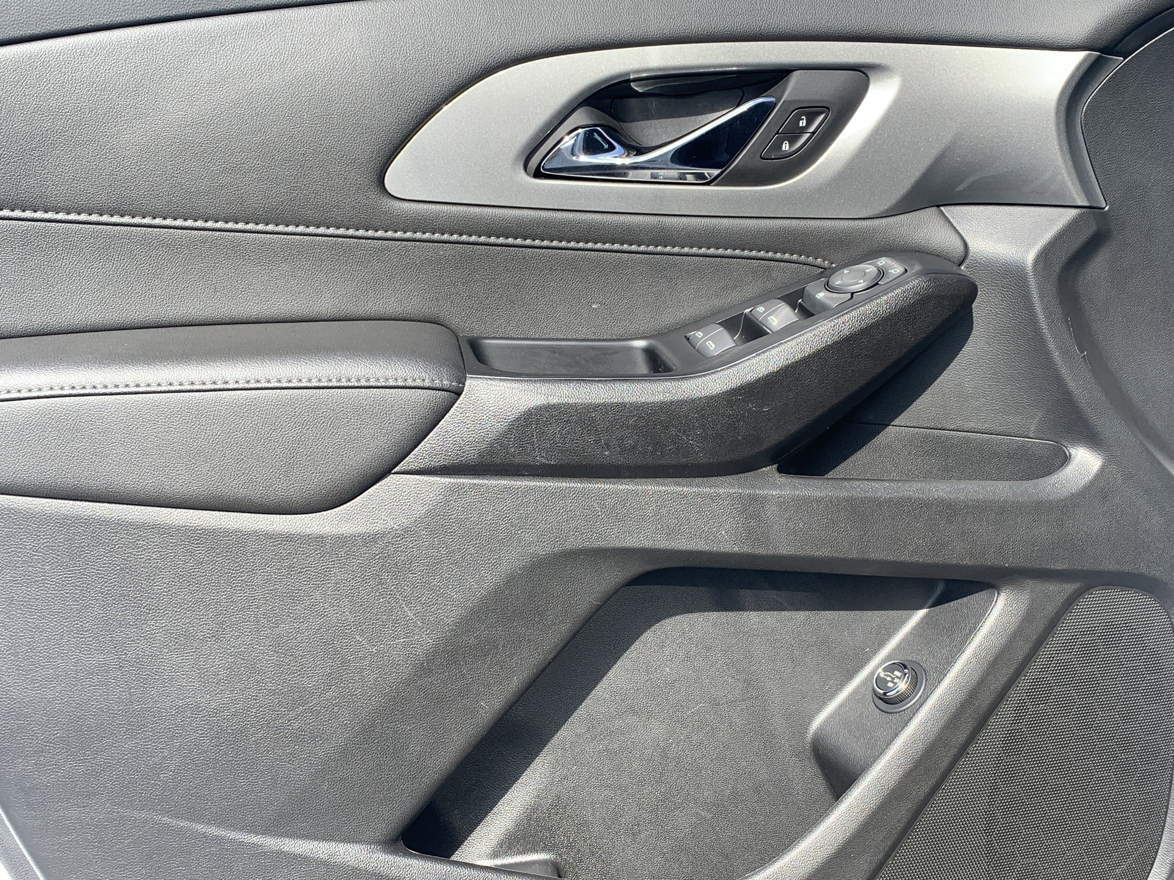 Used 2023 Chevrolet Traverse LT image 26