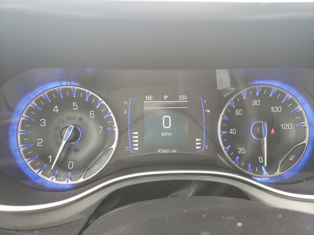 Used 2019 Chrysler Pacifica Touring Plus w/ S Appearance Package FWD image 23