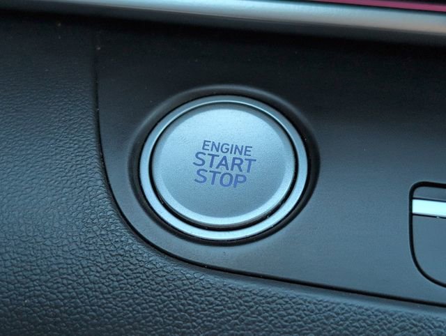 Used 2022 Hyundai Elantra Limited w/ Cargo Package image 22