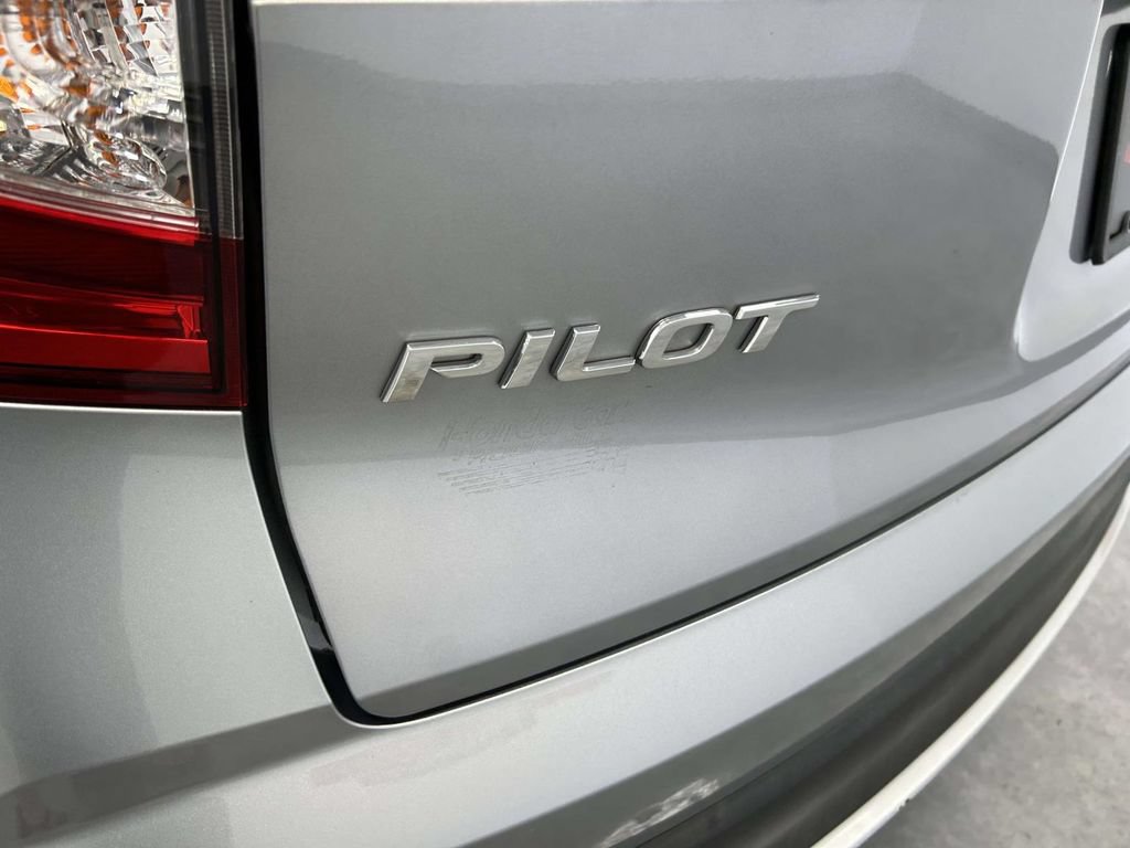 Used 2022 Honda Pilot Touring image 10