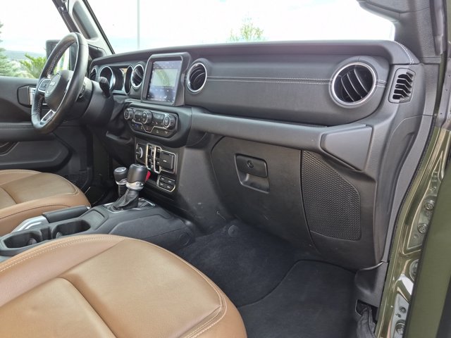 Used 2022 Jeep Wrangler Unlimited Sahara w/ Cold Weather Group AWD/4WD image 21
