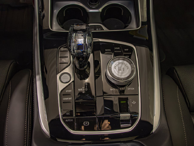 New 2026 BMW ALPINA XB7 AWD/4WD image 18