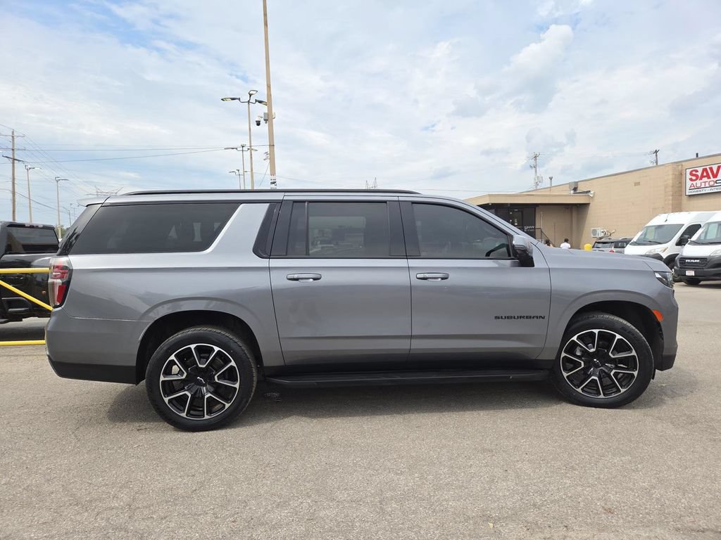 Used 2021 Chevrolet Suburban RST w/ Luxury Package AWD/4WD image 15