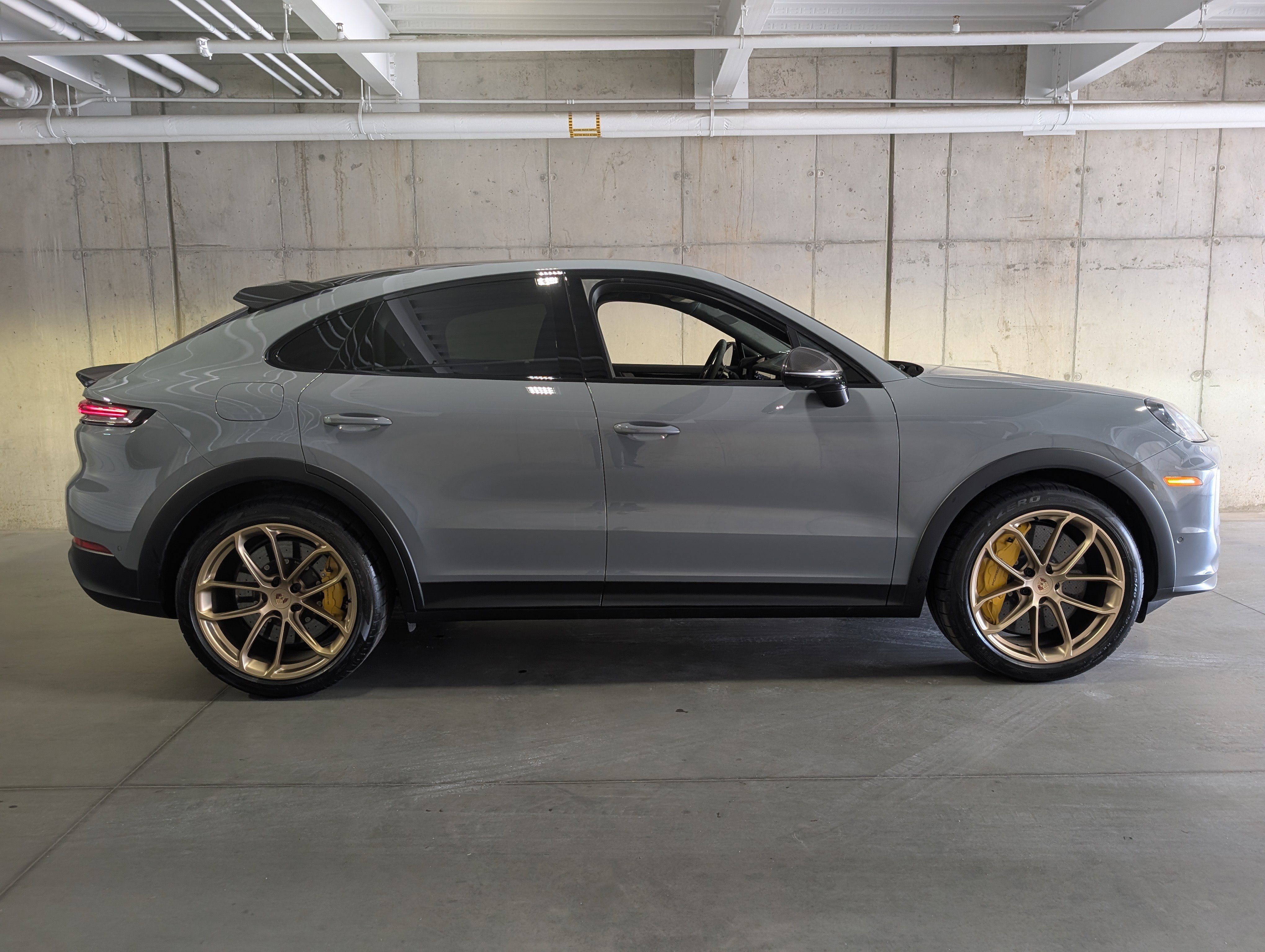 Certified 2025 Porsche Cayenne Turbo GT AWD/4WD image 10