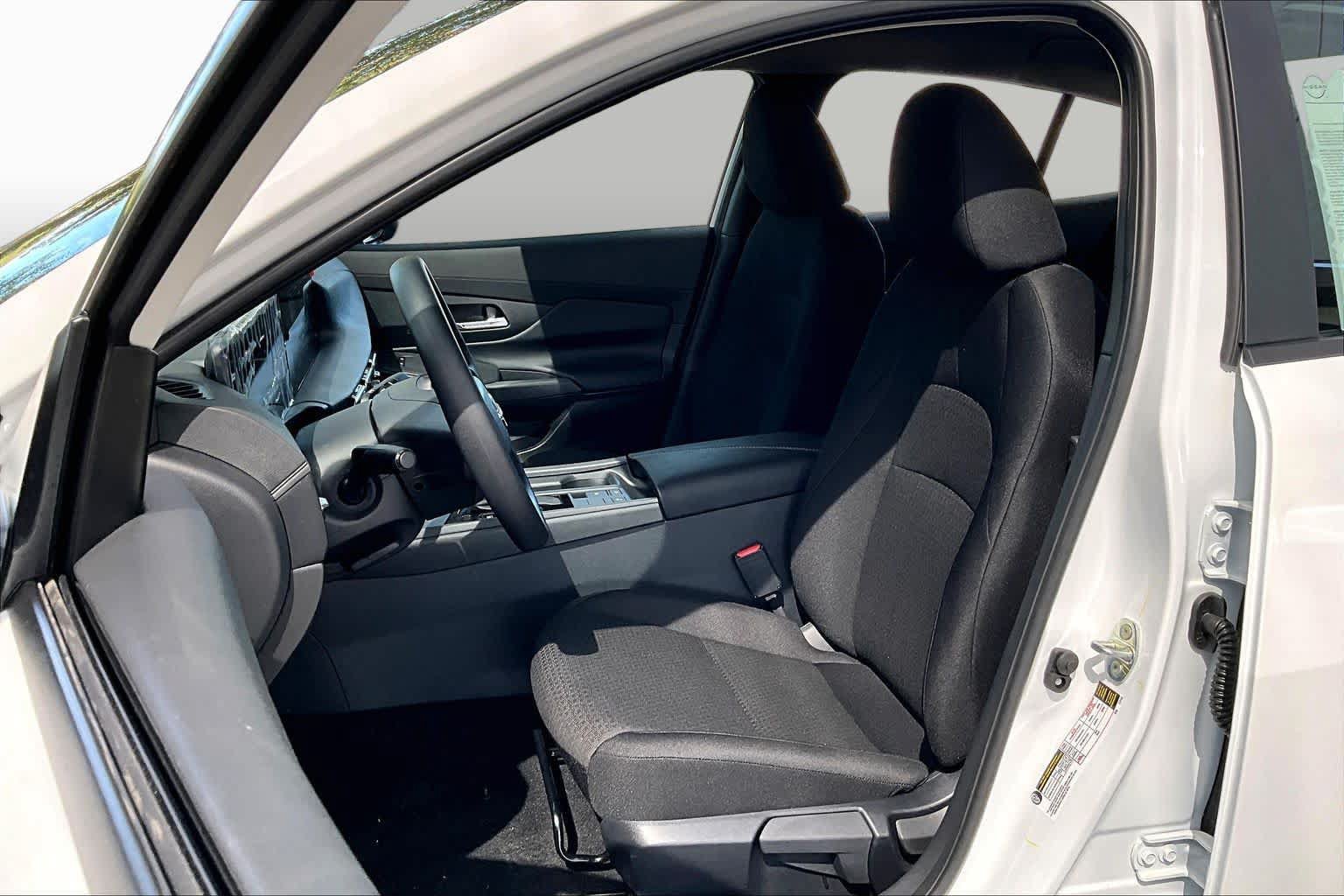 New 2027 Nissan Sentra S w/ Floor Mat Package FWD image 15