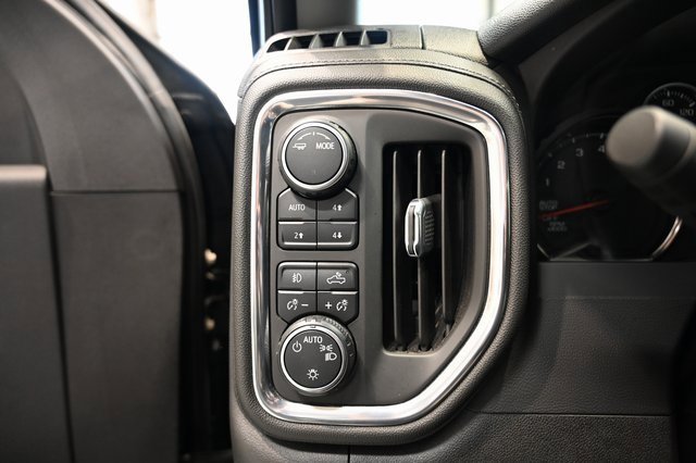 Used 2021 Chevrolet Silverado 1500 RST image 20